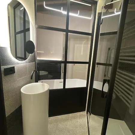 Younique Boutique * Milan