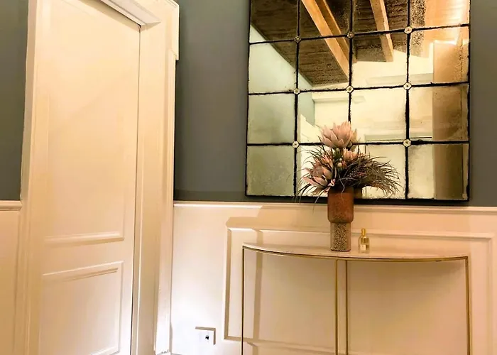 Younique Boutique 4*